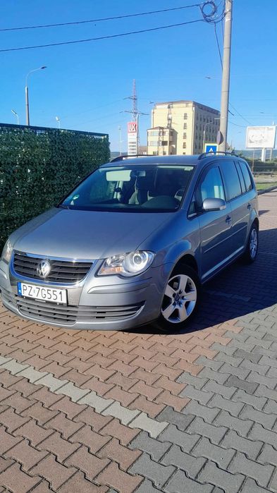 VOLKSWAGEN Touran