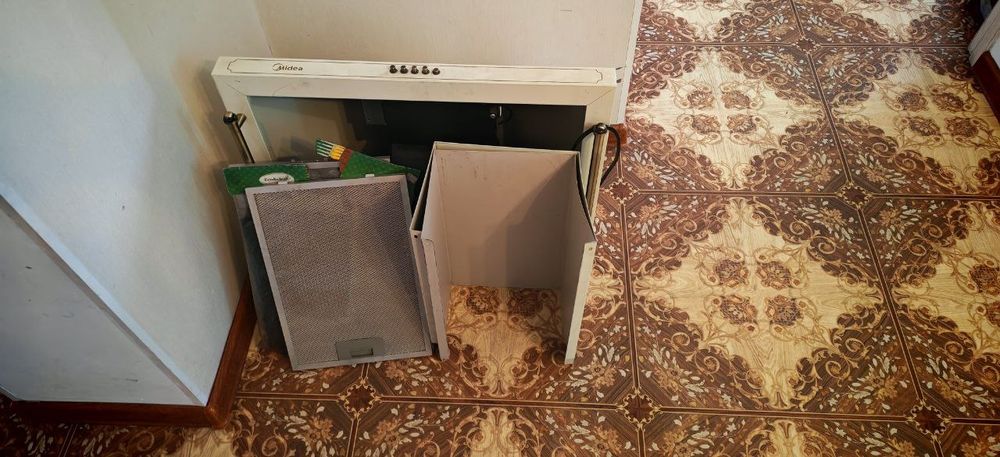 Вытяжка на потолок для кухни