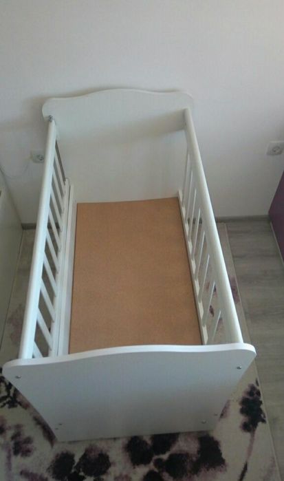 Детска кошара Тони / бебешко легло с люлеещ механизъм