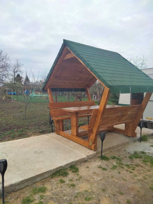 Foisor ptr gradina din lemn masiv vopsit cu oskar disponibil imediat