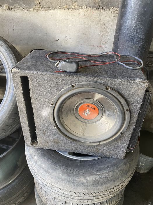 Сабвуфер на машину