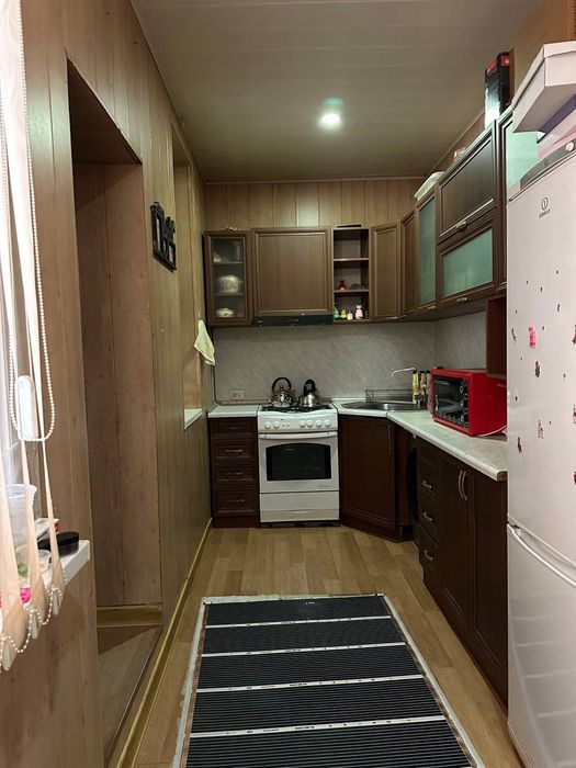 Дом сотилади 1 этаж