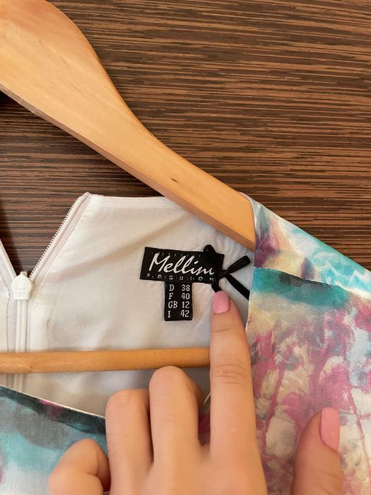 Рокля Мелини бяла с цветя