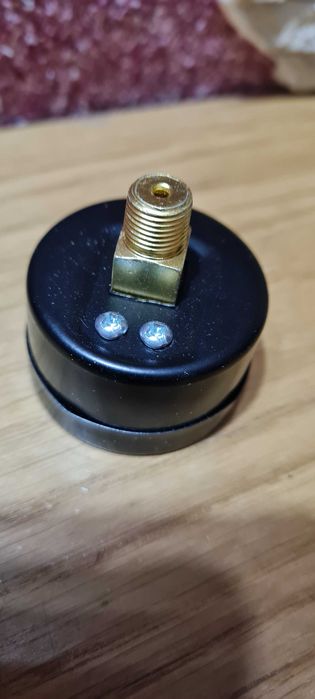 Продам манометр новый.