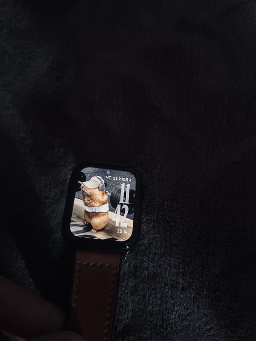 Продам Apple watch se2