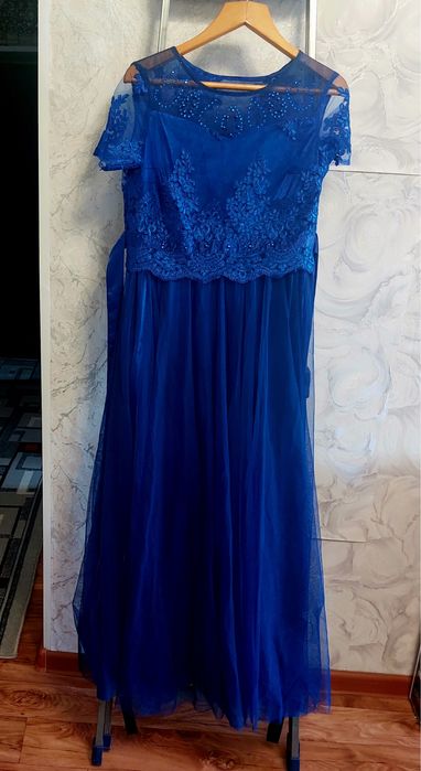 Продам вечерние платья для мероприятий