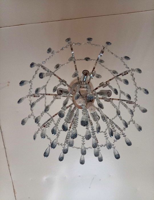 Продается хрустальная люстра