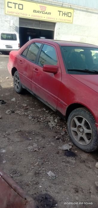 Мерседес Бенц с180