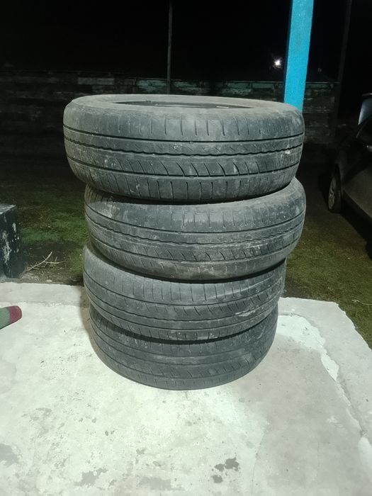 Продам шины комплект