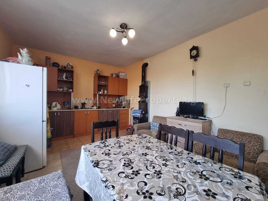 Едноетажна къща с мазе в с. Винарско, обл. Бургас