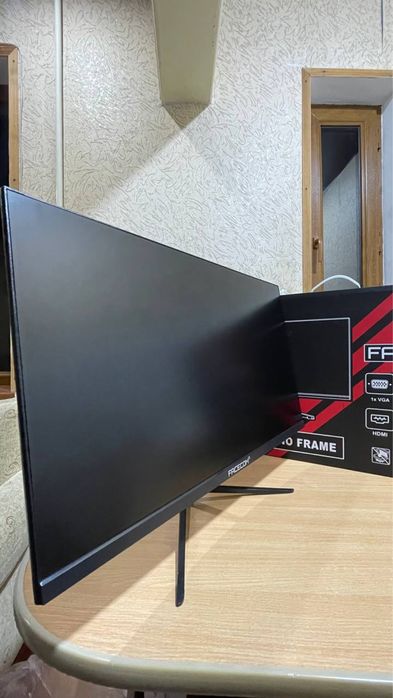 совсем новый Монитор Facecom 24' manitor