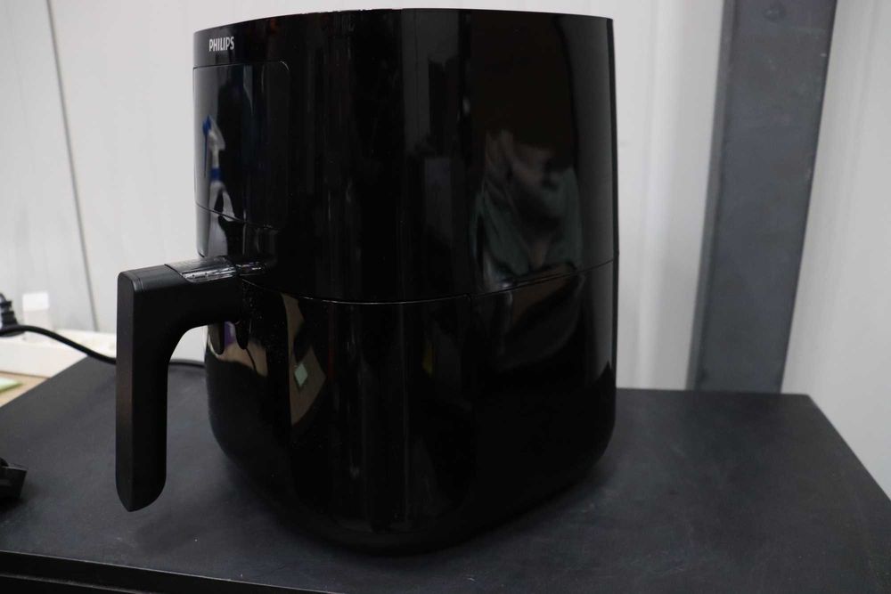 Фритюрник с горещ въздух Philips Airfryer Essentials HD9252 4.1л 1400W