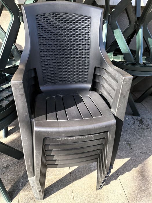 Градински маси и столове