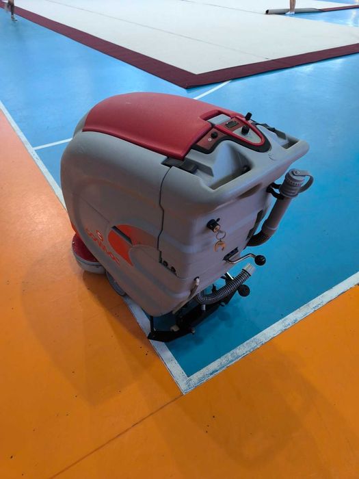 Подопочистващ скубер автомат COMAC Abila 52 BT