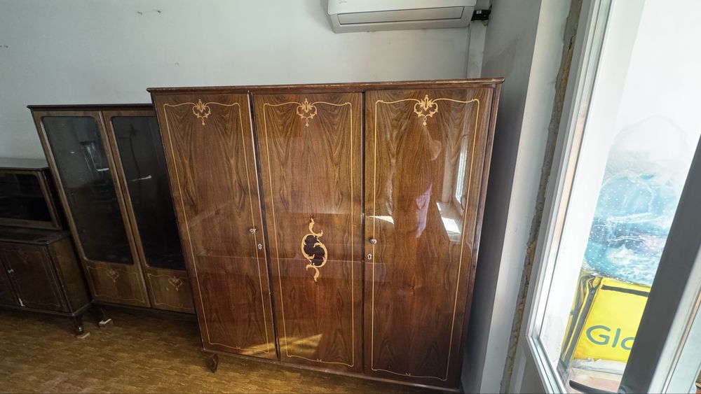 Шкаф красное дерево гардеробный