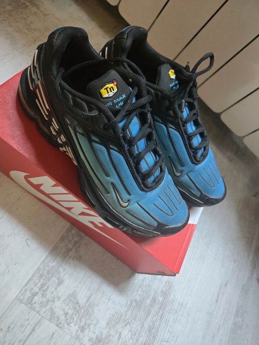 Маратонки NIKE номер 40
