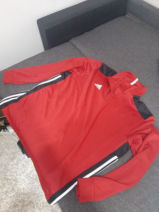 Adidas bluza sport cu eticheta