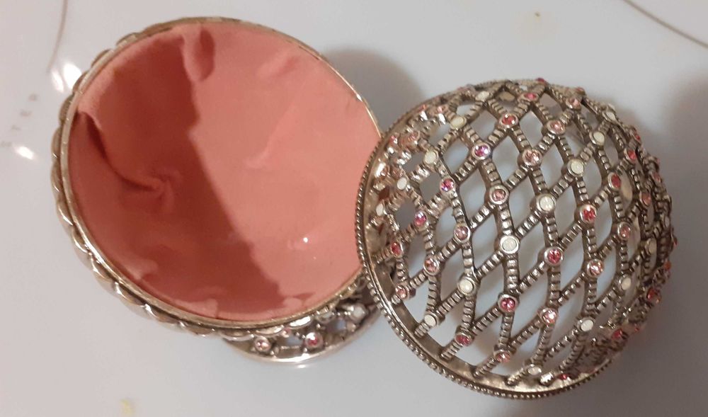 Шкатулка для украшений