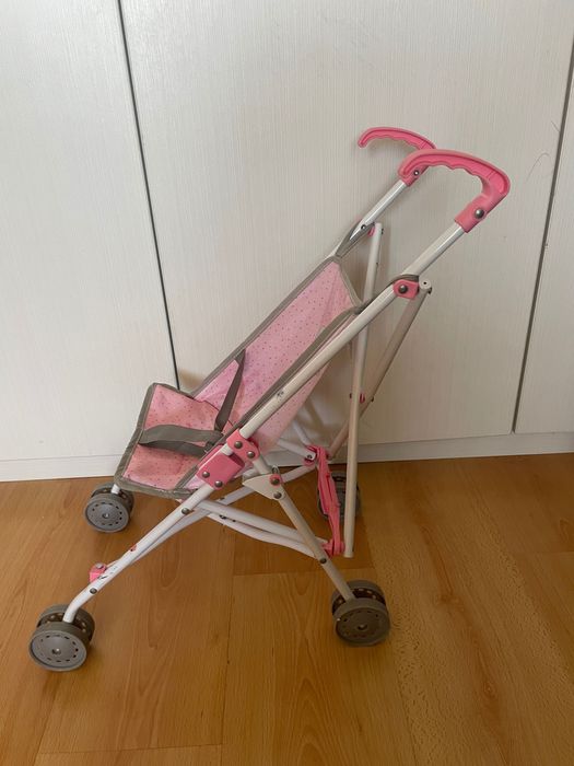 Продавам играчка количка за кукли