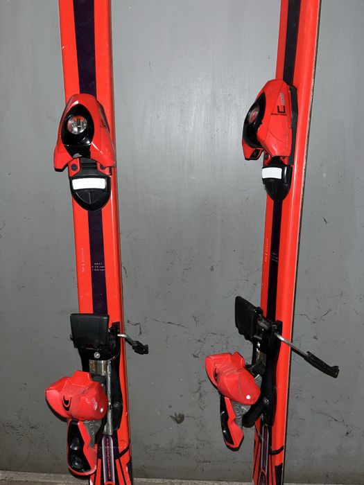 Ски в отлично състояние