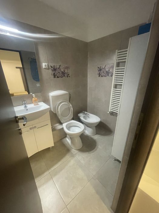 Inchiriez apartament utilat complet