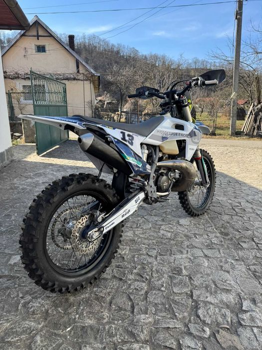 VAND Husqvarna 2t 300 TPI, 2022. 6700 euro