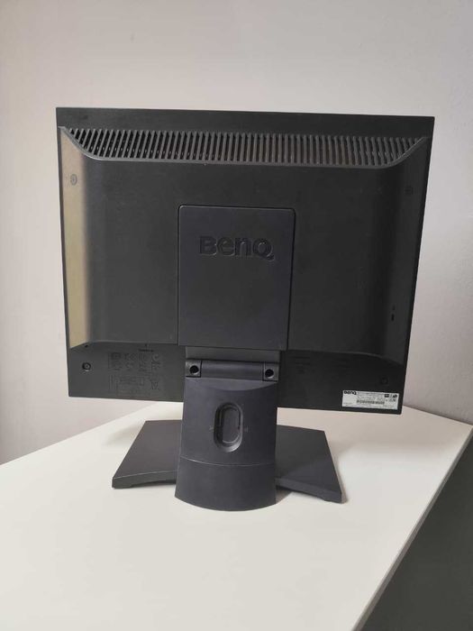 монитор BenQ 19 в хорошем состояние