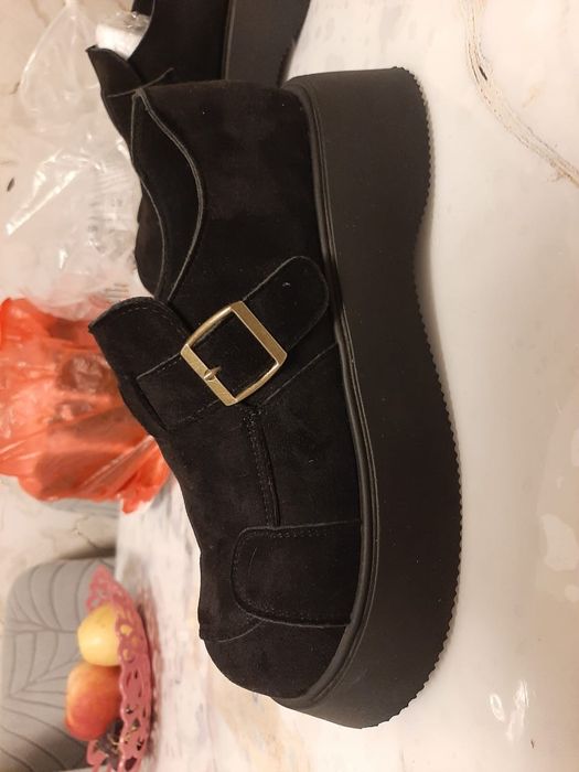 Продам женскую обувь