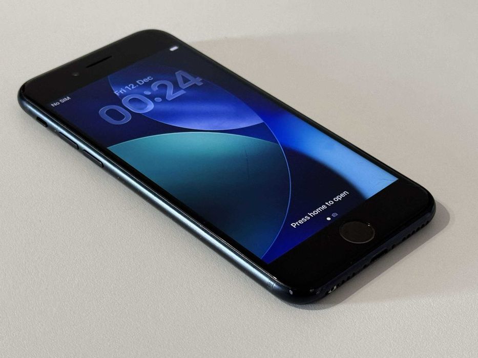 Бартер! iPhone SE 2022 3th Gen Black (Черен)