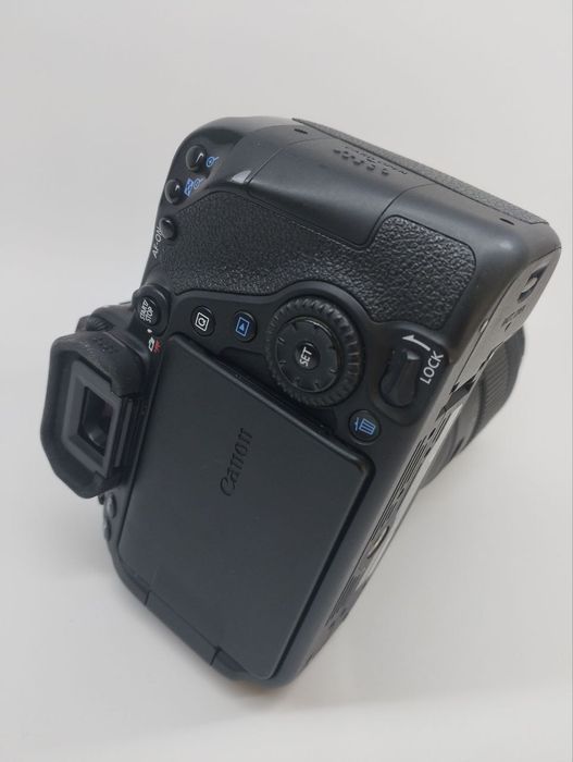 Canon EOS 80D Kit, yaxshi holatda