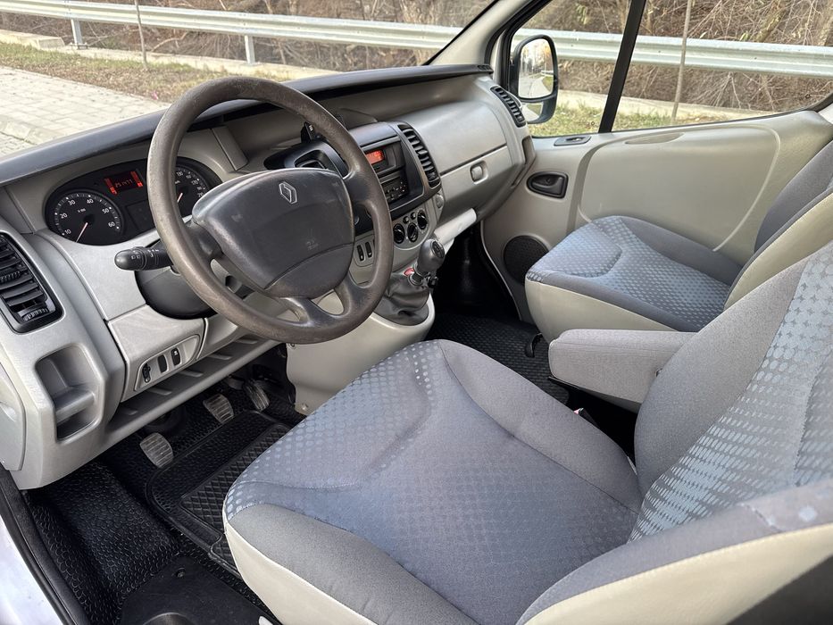 Renault Trafic 2.0dci 2007 - Suprainaltat cu Klima / Siroco