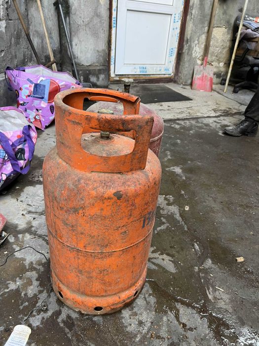 2 Buteli de vanzare pentru bucatarie