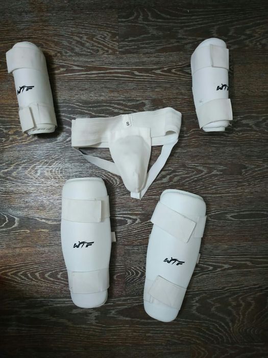 Продам комплект для тэйкван-до