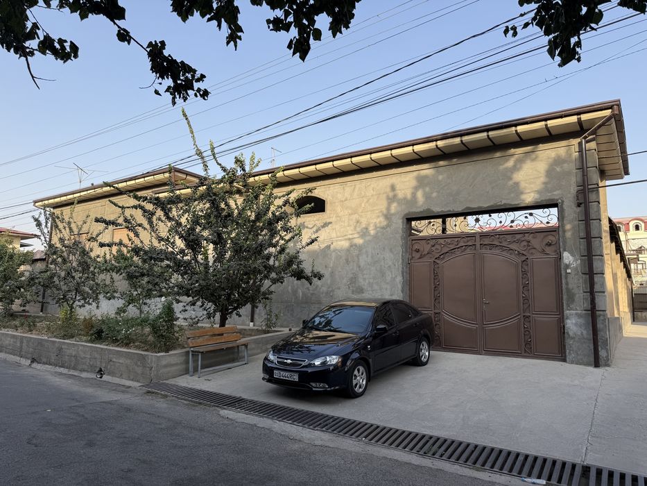 4 sotix faqat fasad ishlari qolgan. 7 hona 2 ta hol. Podvolda 2 ta hon