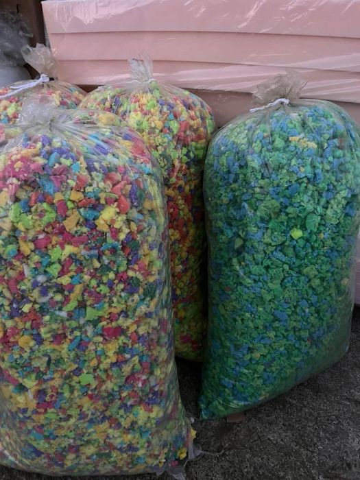 Разпродажба нарязан дунапрен парчета пълнеж възглавници барбарон