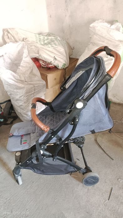 Продам прогулочную коляску