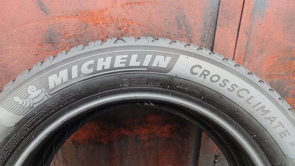 2броя всесезонни гуми 215/60/17 Michelin Cross Climate 2
dot3123