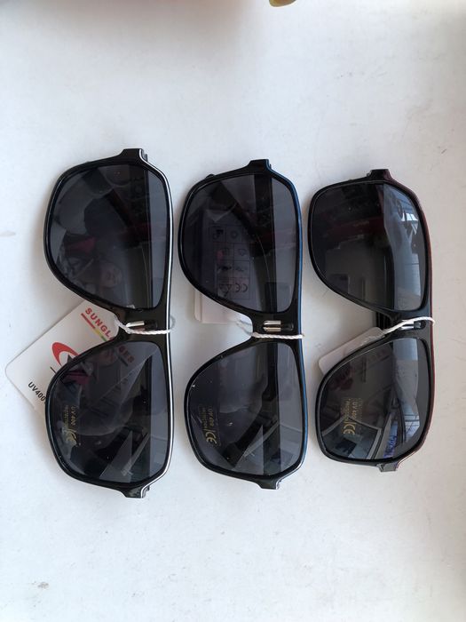 Слънчеви очила на едро