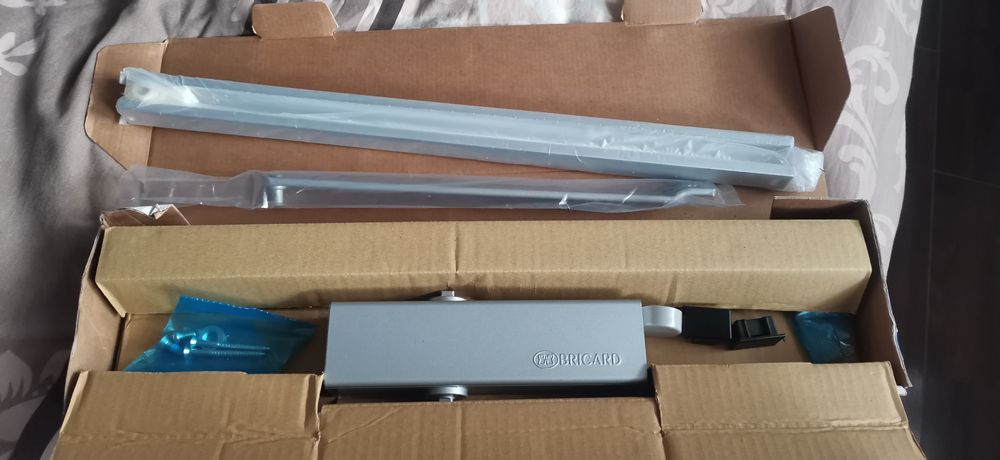 Braț hidraulic ușa