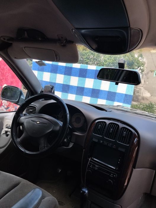 Vând chrysler voyager in stare perfectă