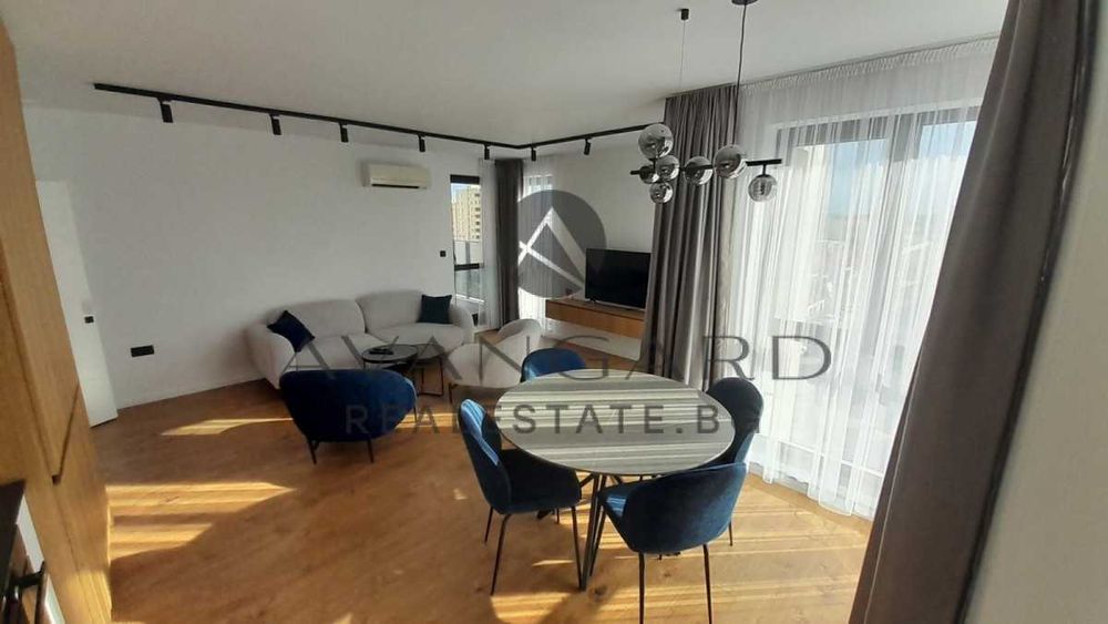Продава се Четиристаен апартамент в Пловдив, Център - 131 кв.м за 2214 €/кв.м - Снимка #1