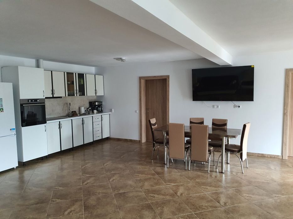 Închiriez cabană- casa de vacanță în Vama Buzăului