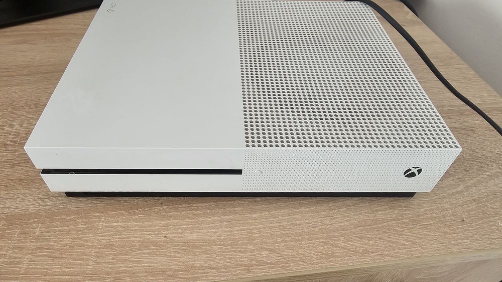 Xbox one S 550gb