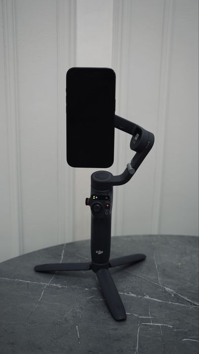 DJI Osmo Mobile 6 — стедикам для смартфона