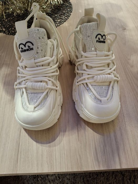 Маратонки с платформа