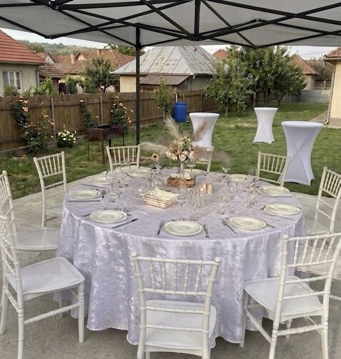 OFERTĂ! Mese cocktail / mese standard / scaune / veselă / aranjamente de închiriat pentru evenimente. Inchiriez mese de cocktail / mese full echipate