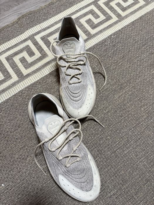 Продам 2 пары кроссовок Adidas , оригинал
