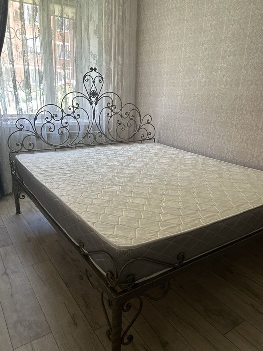 Кованная кровать 180/200 с матрасом