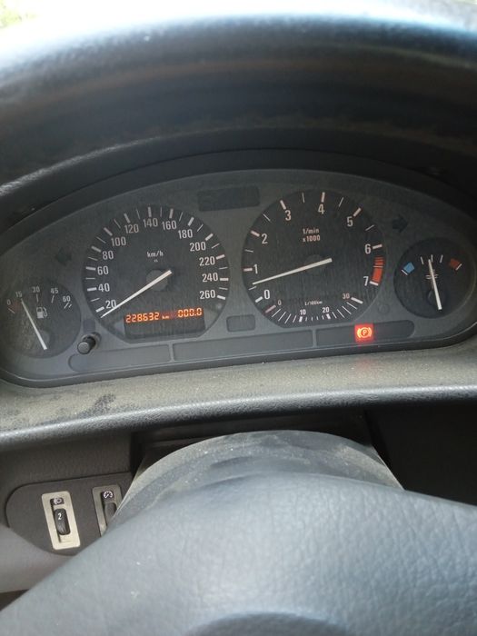 BMW 325i Coupe (E36)