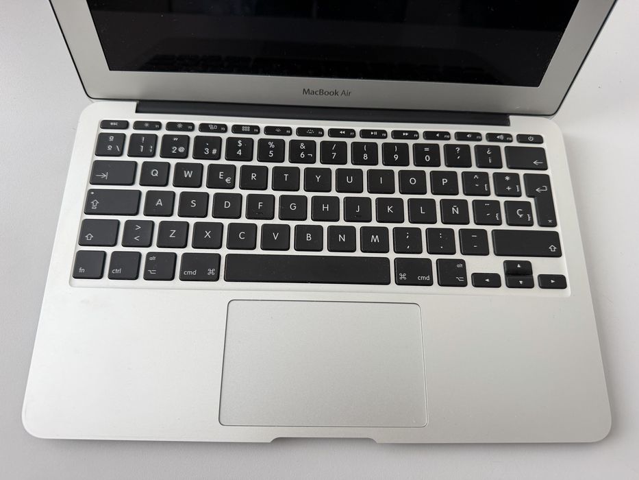 MacBook Air 11” Mid 2011